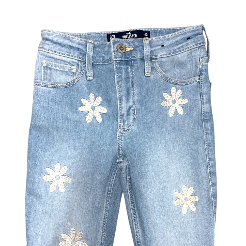 EUC Hollister High-Rise Vintage Flare Embroidered‎ White Daisy Jean Size W23 L32 - Picture 3 of 10